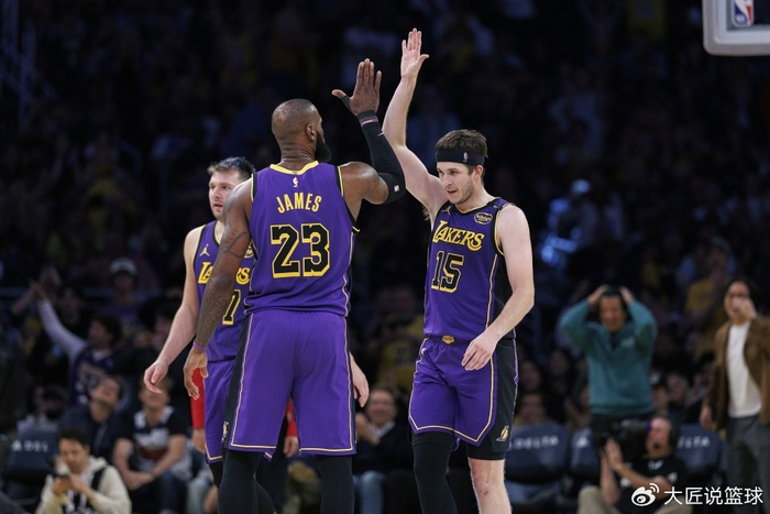 球速-3首轮追字母+2.4亿续小里!队记曝湖人计划 詹姆斯时代真要结束了|吉安尼斯·安特托孔波|里夫斯|紫金军团|东契奇|洛杉矶湖人队_新浪体育_新浪新闻